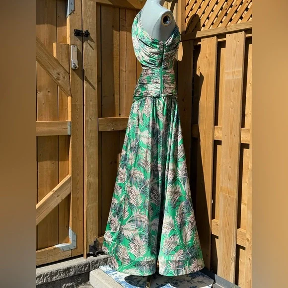 🆕 BRONX & BANCO 🧿 NWOT Jafari Havana Cut Out Gown, Vibrant Green - Sz XS/US 2 - Picture 9 of 17